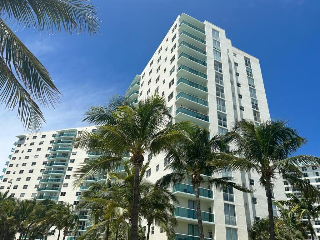 New Luxury Apartment 2Br 2Ba Direct Beach Access Hollywood Exterior photo